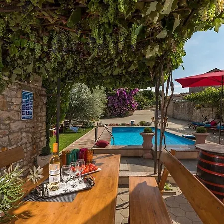 Ana Gostinjska kuća 4*