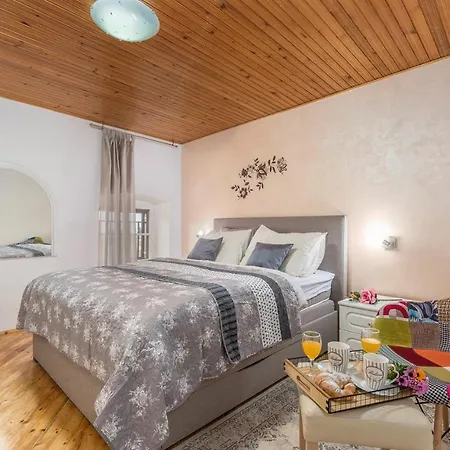 Ana Guest house