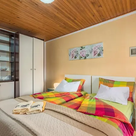 Gostinjska kuća Ana 4*